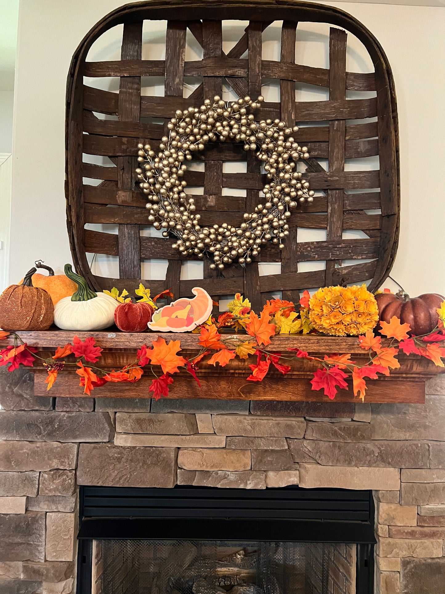 Cornucopia Table Topper