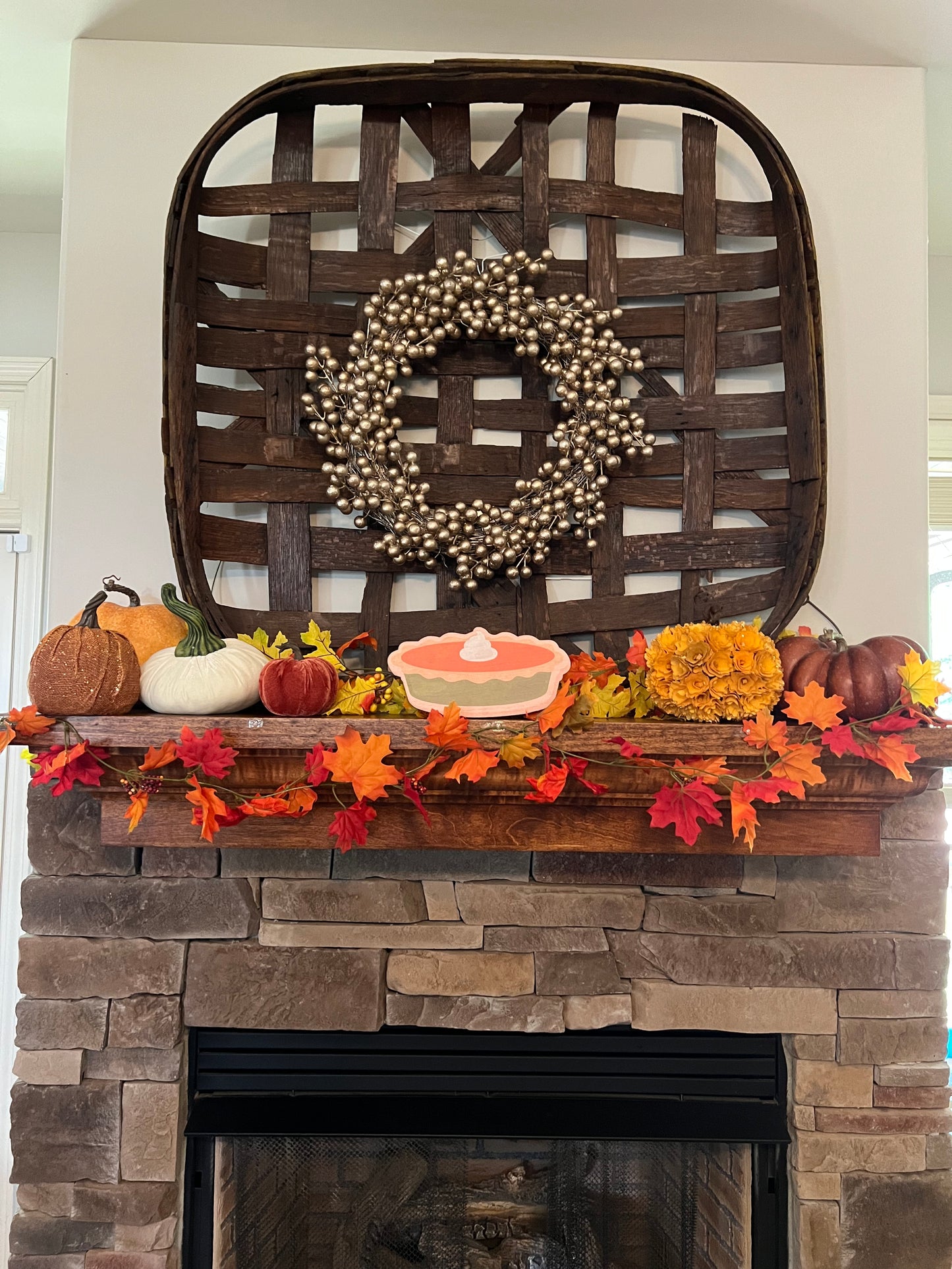 Pumpkin Pie Table Topper